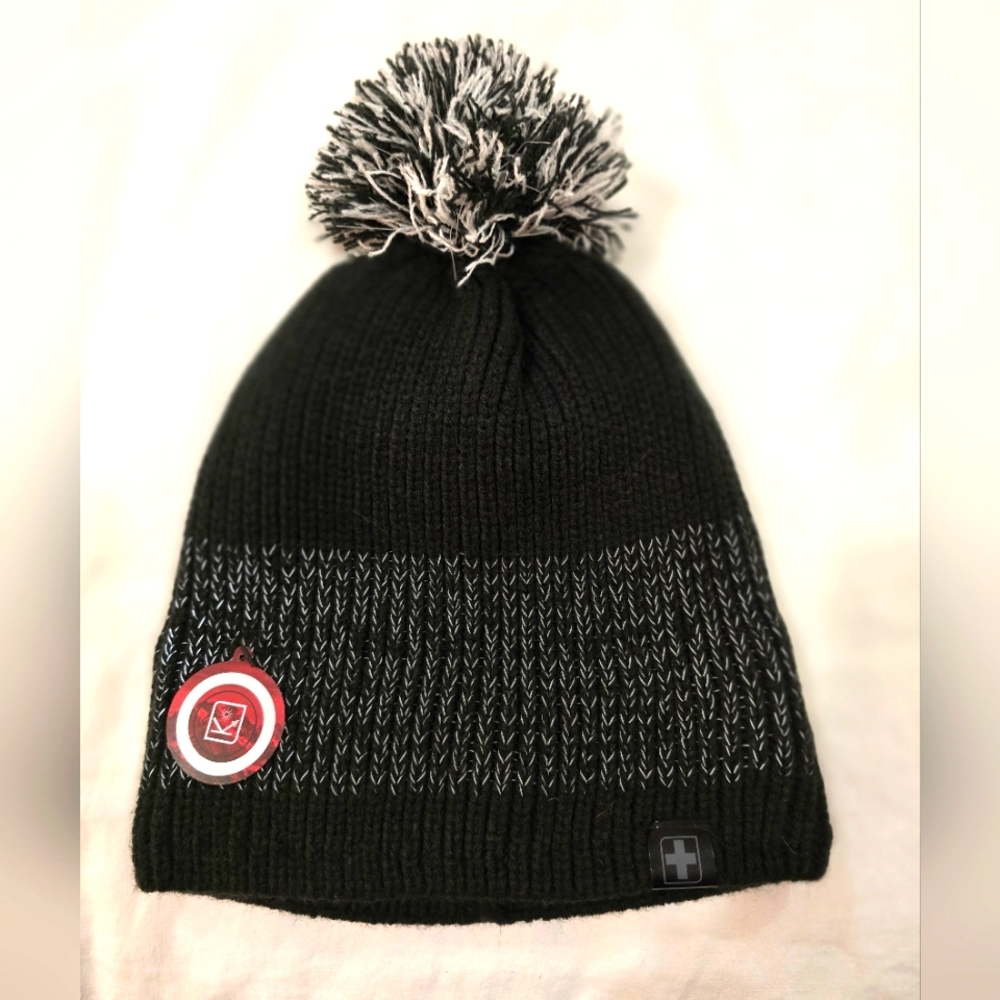 ❄️Swiss Tech Reflective Beanie Knit Hat in Black with White Accents